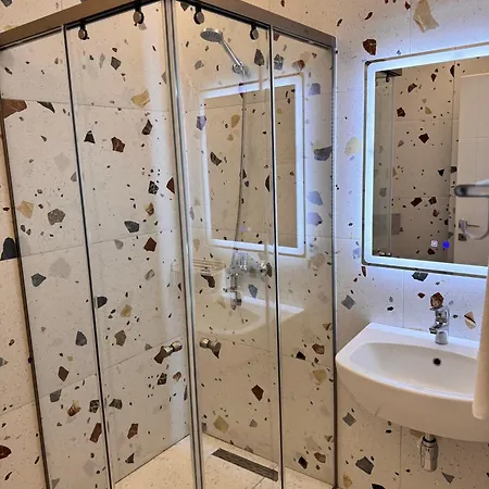 Egiana's Apartment- Inspired By The Sea 아파트 골렘