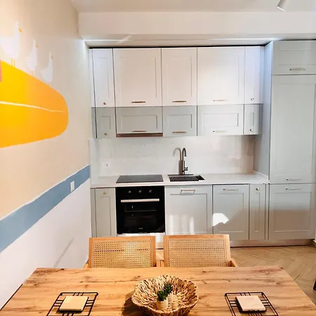 Egiana's Apartment- Inspired By The Sea Apartamento Golem (Tirana)